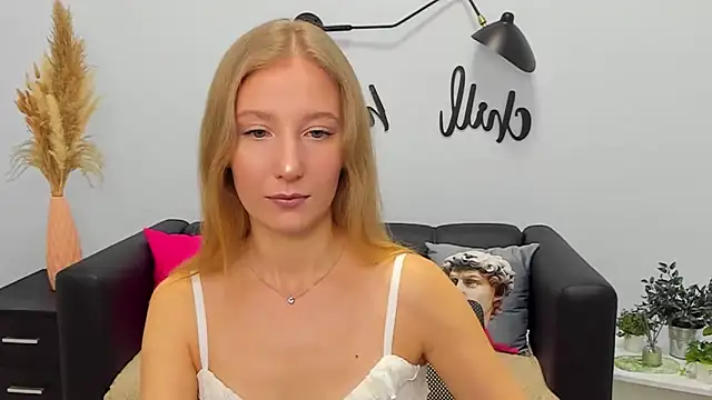 LolaWilsons online show from November 2025 07:18:02 AM