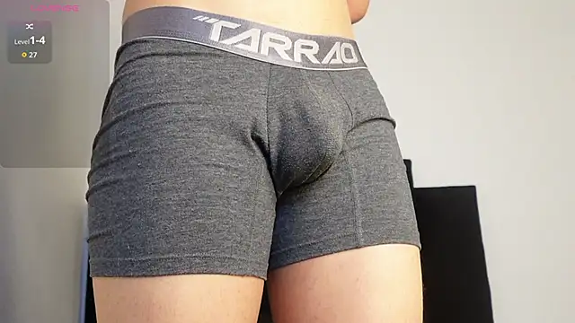 MarcoAlexLatino online show from November 2025 03:31:02 AM