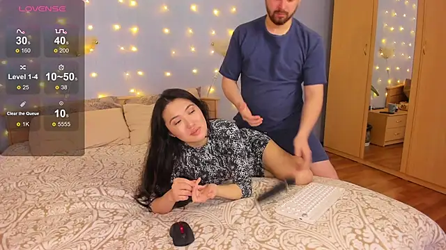 NikkiNSerdron online show from January 2025 09:47:01 AM