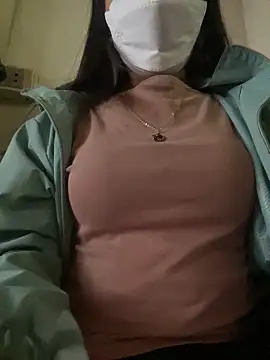 Snapshot of Tuongvy05 chatting on December 2024 05:36:02 PM Tuongvy05 online show from December 2024 05:36:02 PM