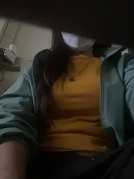 Snapshot of Tuongvy05 chatting on January 2025 02:09:02 PM Tuongvy05 online show from January 2025 02:09:02 PM