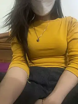 Snapshot of Tuongvy05 chatting on January 2025 06:06:01 PM Tuongvy05 online show from January 2025 06:06:01 PM