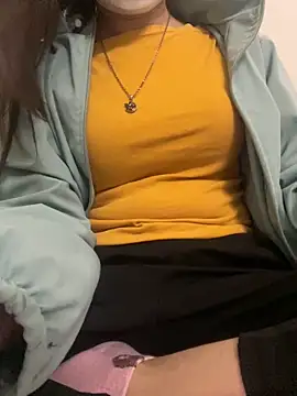 Snapshot of Tuongvy05 chatting on January 2025 05:44:02 PM Tuongvy05 online show from January 2025 05:44:02 PM