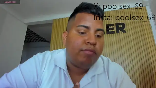 Snapshot of Poolsex_69 chatting on October 2025 12:11:01 AM Poolsex 69 online show from October 2025 12:11:01 AM
