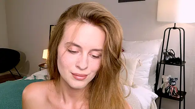 Snapshot of RozzitaBedberry chatting on September 2025 01:00:02 PM RozzitaBedberry online show from September 2025 01:00:02 PM