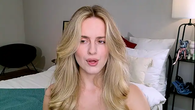 RozzitaBedberry online show from October 2025 12:03:02 PM