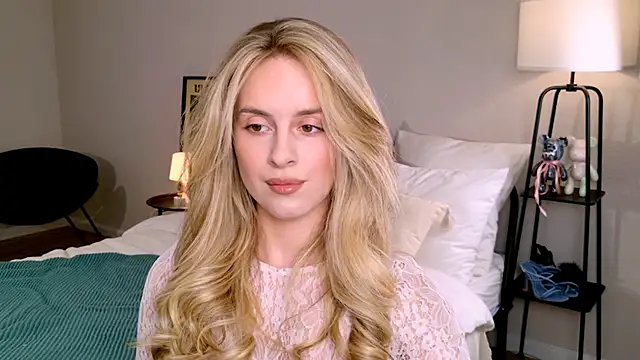 RozzitaBedberry online show from October 2025 02:27:01 PM