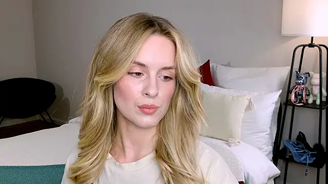 RozzitaBedberry online show from November 2025 02:16:02 PM