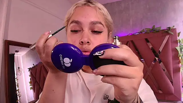 Haelycute online show from October 2025 12:57:02 PM