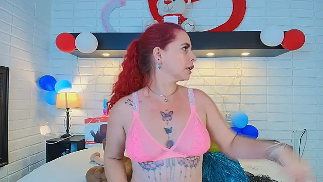 Snapshot of HannaBrave chatting on February 2025 03:31:02 PM HannaBrave online show from February 2025 03:31:02 PM