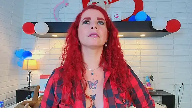 Snapshot of HannaBrave chatting on February 2025 03:27:01 PM HannaBrave online show from February 2025 03:27:01 PM