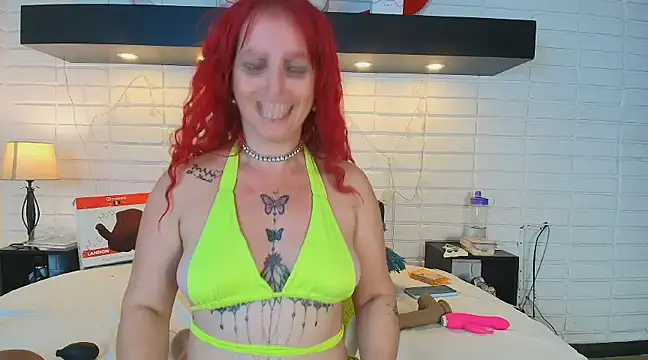 Snapshot of HannaBrave chatting on March 2025 05:23:02 AM HannaBrave online show from March 2025 05:23:02 AM