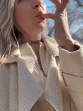 Crazy-Rosa online show from March 2026 05:33:02 AM