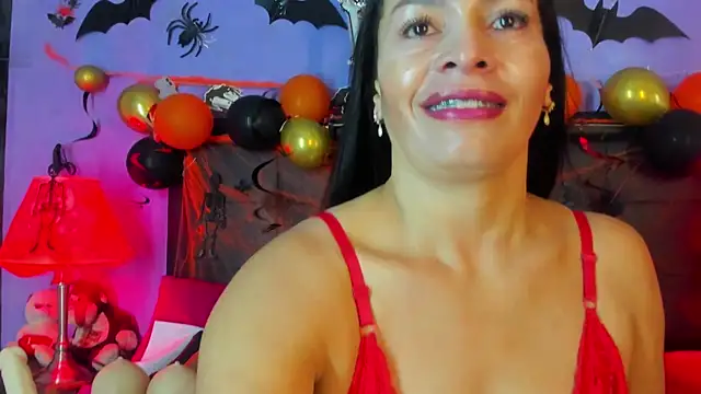 MaduraLuciana online show from October 2025 10:49:02 AM