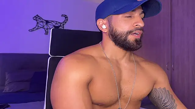 SamDornan online show from February 2025 02:07:01 AM