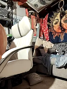 Gillygilly76 online show from October 2025 01:28:01 AM