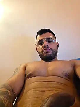 Snapshot of Macholatino8611 chatting on October 2025 04:52:02 PM Macholatino8611 online show from October 2025 04:52:02 PM