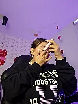 valery mora online show from February 2025 01:13:02 PM