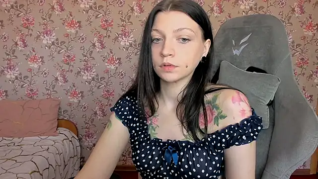 Snapshot of Lolly_Haze chatting on May 2026 03:25:02 AM Lolly Haze online show from May 2026 03:25:02 AM