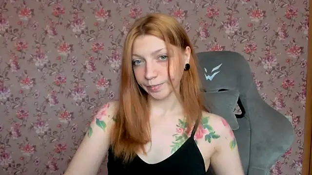 Snapshot of Lolly_Haze chatting on June 2026 04:05:01 AM Lolly Haze online show from June 2026 04:05:01 AM