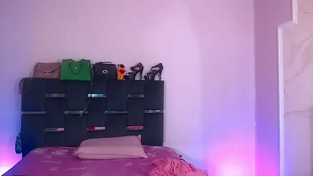 Snapshot of sexy-luna-star-ts chatting on October 2025 06:58:01 AM sexy-luna-star-ts online show from October 2025 06:58:01 AM