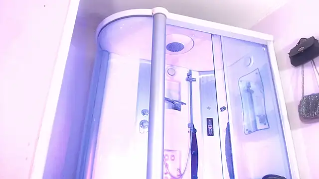 Snapshot of sexy-luna-star-ts chatting on November 2025 08:52:02 PM sexy-luna-star-ts online show from November 2025 08:52:02 PM