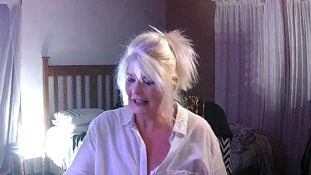 Miahotmilf online show from January 2026 08:10:02 PM