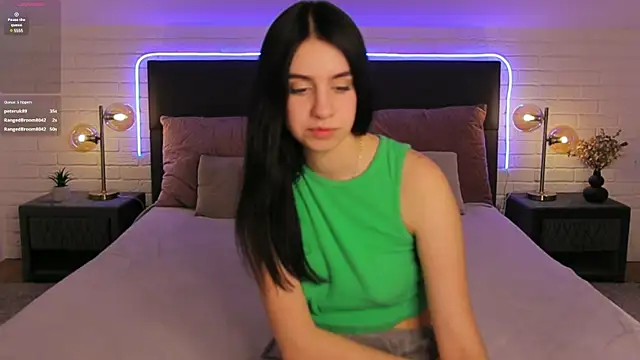 Snapshot of Dina_Foxxx chatting on January 2025 04:34:02 PM Dina Foxxx online show from January 2025 04:34:02 PM