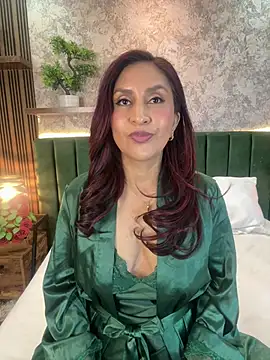 MonicaMoret online show from June 2026 12:22:01 PM