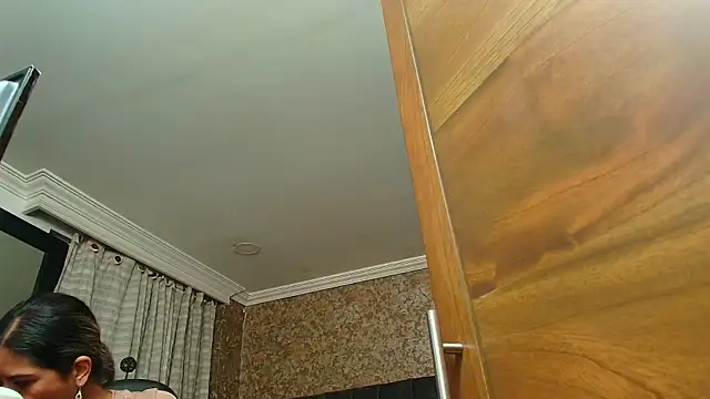 stella xue online show from October 2025 01:42:02 PM