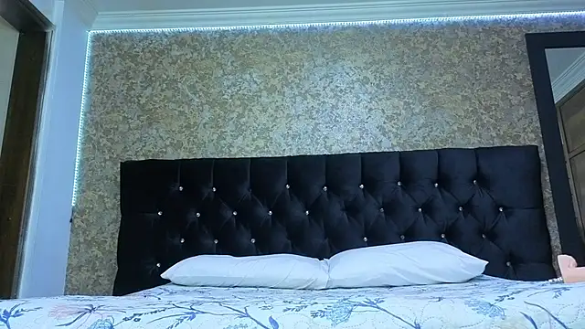 stella xue online show from November 2025 09:47:01 PM