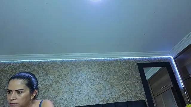 stella xue online show from November 2025 08:42:01 PM