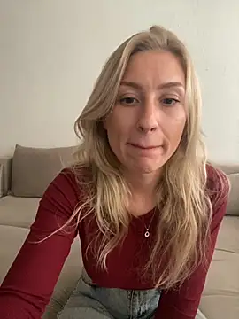 belle98 online show from October 2025 04:25:02 PM