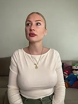 belle98 online show from April 2026 12:47:02 PM