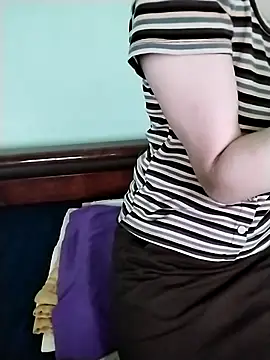 Luxcute286 online show from March 2026 12:44:01 AM