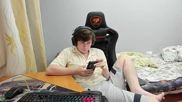 Snapshot of iliaskrislove chatting on September 2025 10:32:02 PM iliaskrislove online show from September 2025 10:32:02 PM
