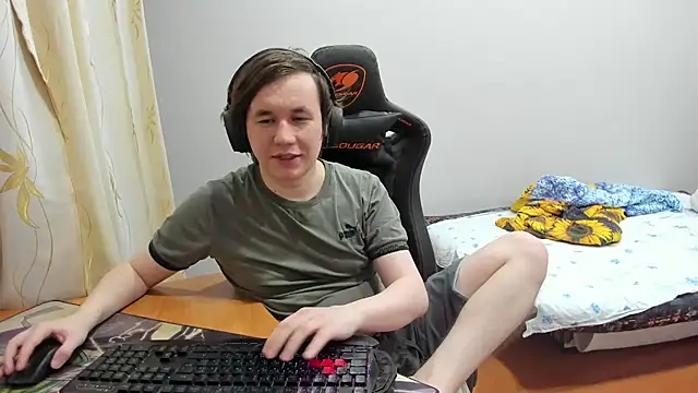 iliaskrislove online show from September 2025 04:41:02 PM