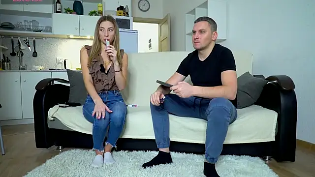 Snapshot of littlesweettifany chatting on December 2024 01:02:02 PM littlesweettifany online show from December 2024 01:02:02 PM