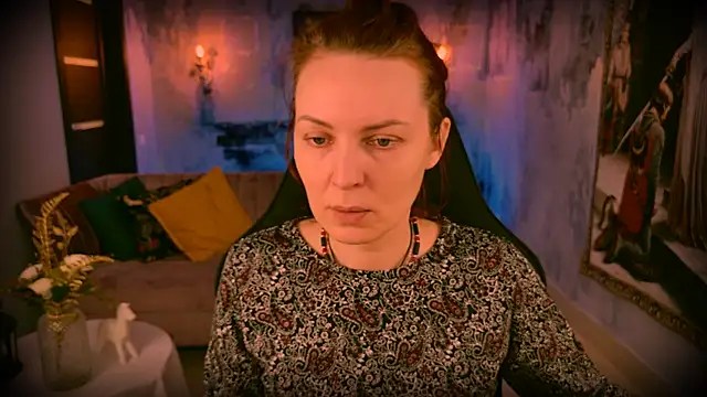 VandaRossi online show from October 2025 09:32:01 AM