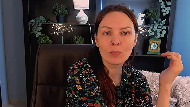 VandaRossi online show from November 2025 09:50:02 AM