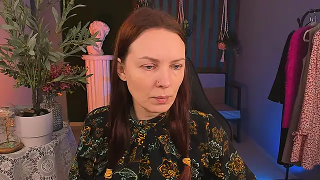 VandaRossi online show from November 2025 09:41:01 AM