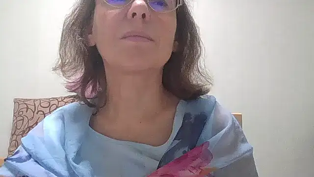 HollyJewel online show from October 2025 04:49:01 PM