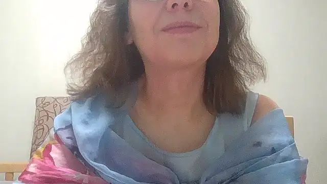 HollyJewel online show from December 2025 06:47:02 PM