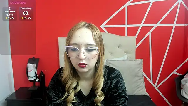 Liaroberts1 online show from January 2025 12:04:02 PM