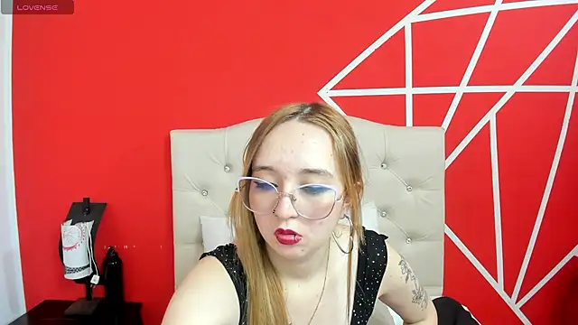 Liaroberts1 online show from January 2025 03:04:02 PM