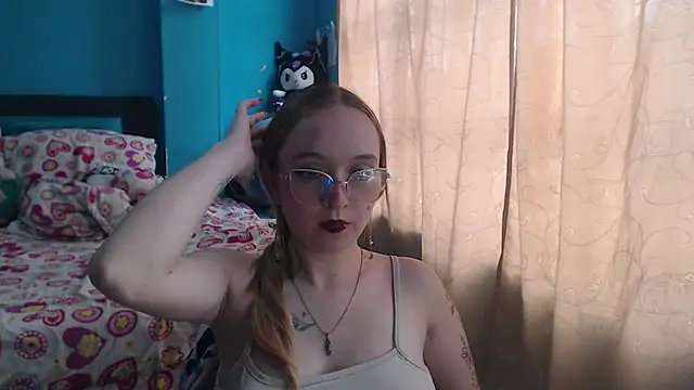 Liaroberts1 online show from February 2025 03:09:01 PM