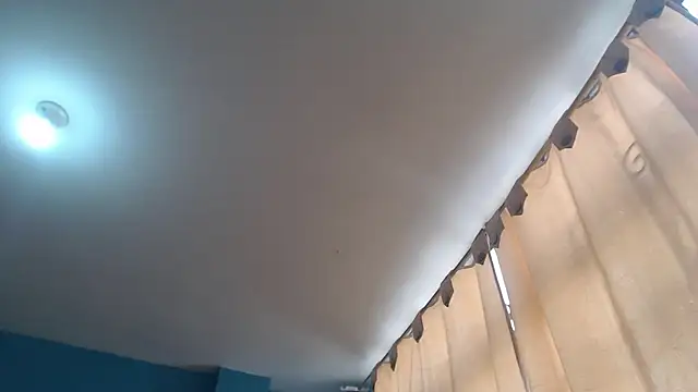 Liaroberts1 online show from February 2025 02:57:01 PM