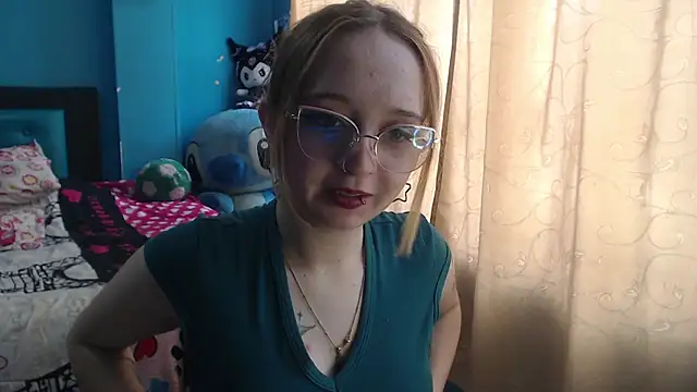 Liaroberts1 online show from March 2025 02:59:02 PM