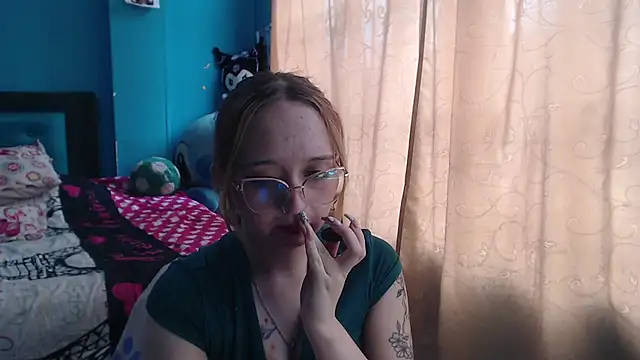 Liaroberts1 online show from March 2025 06:04:02 PM