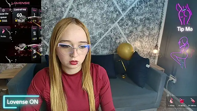 Snapshot of Liaroberts1 chatting on August 2026 01:46:01 PM Liaroberts1 online show from August 2026 01:46:01 PM